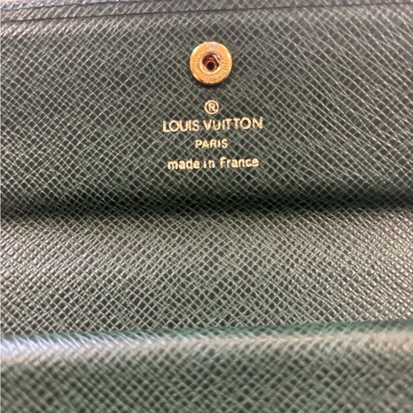 Authentic green, Louis Vuitton international wallet - Picture 8 of 9